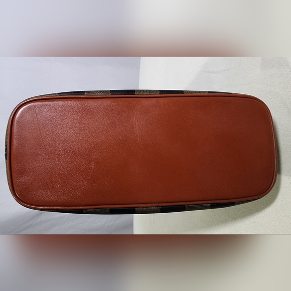 Fendi Penguin dome 2 way (original strap not incl). Int leather dry spots - Picture 5 of 13